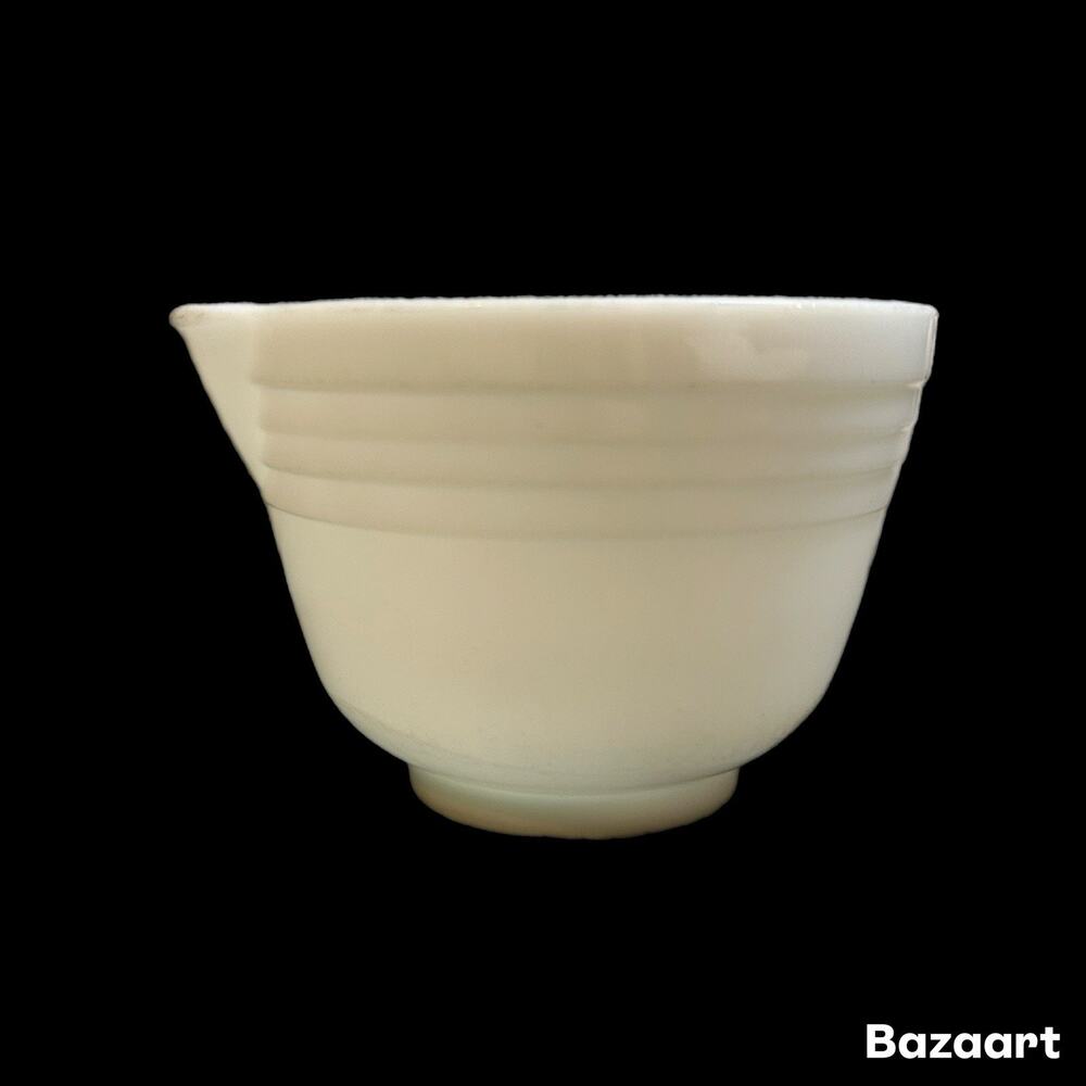 Vintage Pyrex Hamilton Beach Milk Glass Pour Spout Mixing Bowl